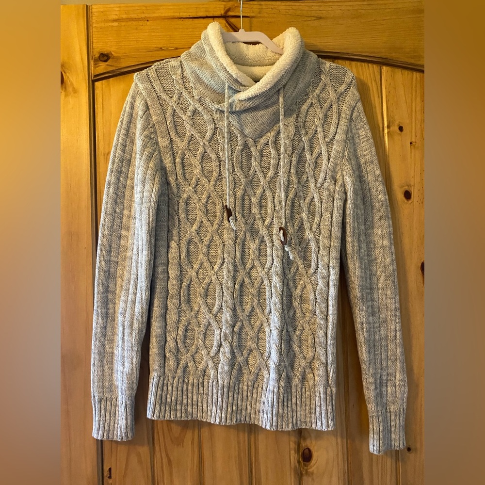 Rue21 sweater, light grey color, size M